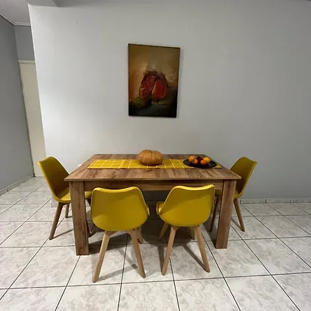 Linda's Apartment